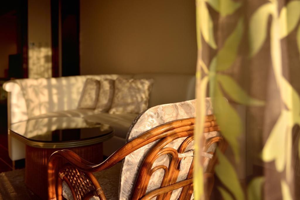 Exes Ishigaki Hotel Ishigaki  Buitenkant foto