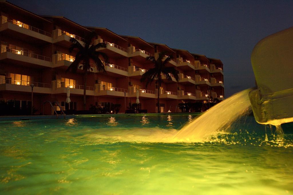 Exes Ishigaki Hotel Ishigaki  Buitenkant foto