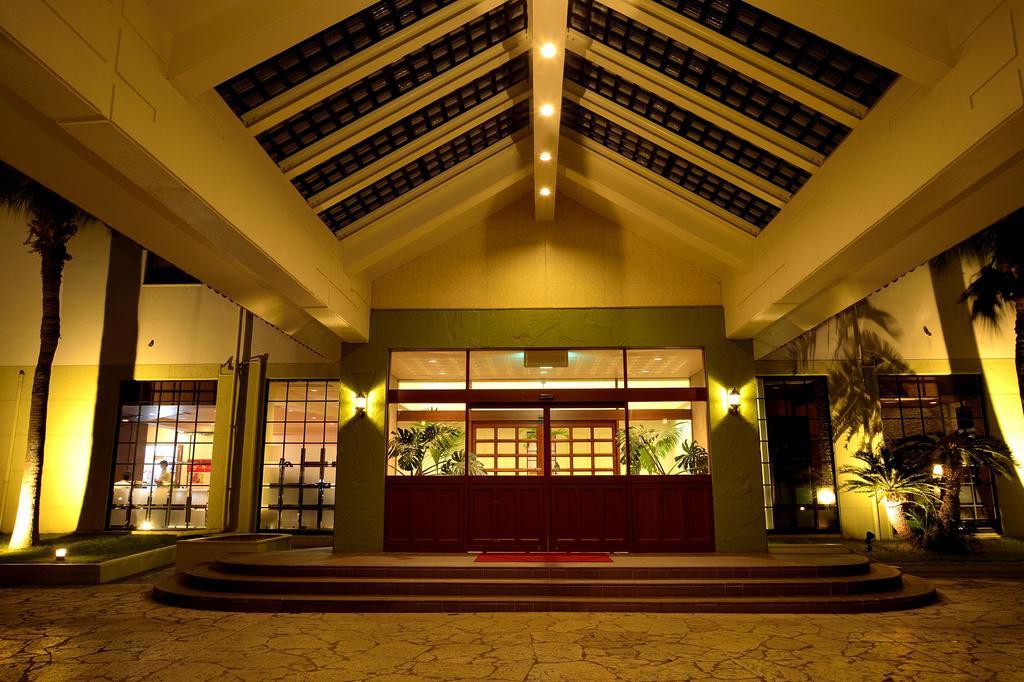 Exes Ishigaki Hotel Ishigaki  Buitenkant foto