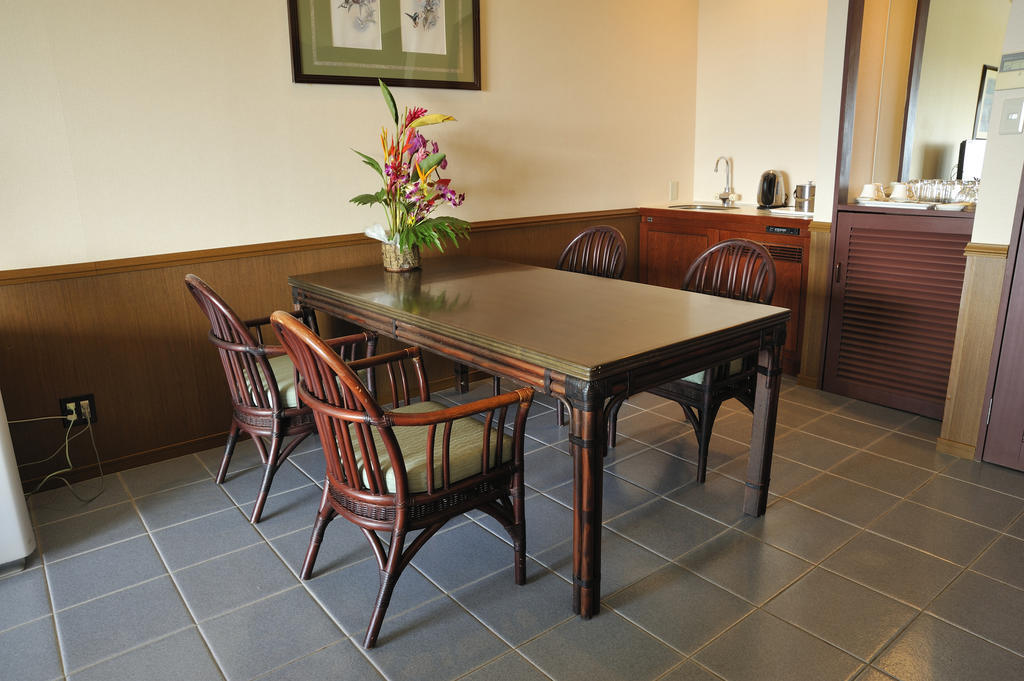 Exes Ishigaki Hotel Ishigaki  Kamer foto
