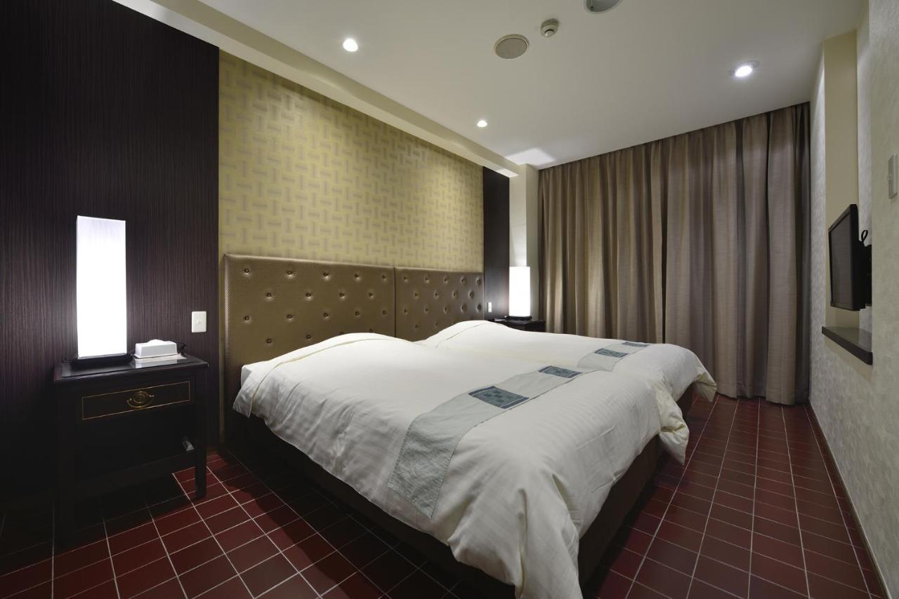 Exes Ishigaki Hotel Ishigaki  Buitenkant foto